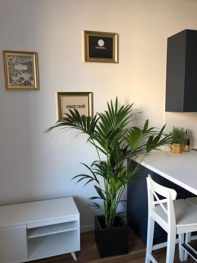 Blue Dior Apartment Варшава Екстериор снимка